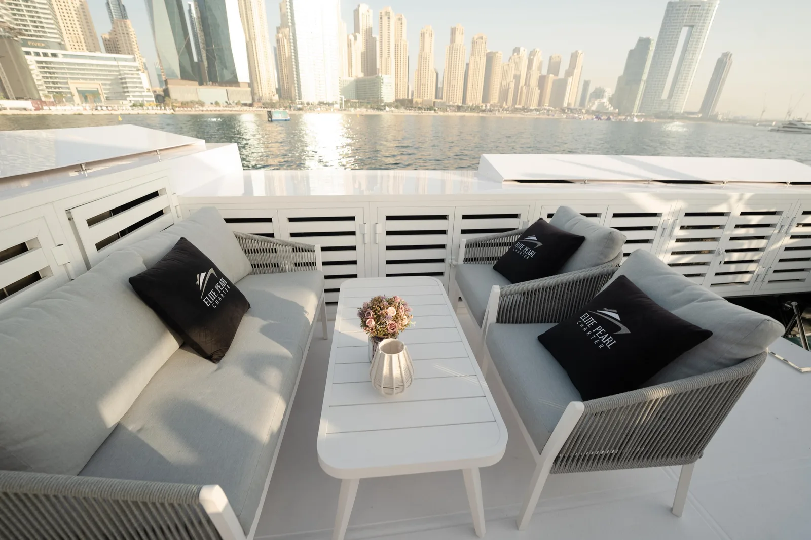 Floating 100 Ft Yacht — 10
