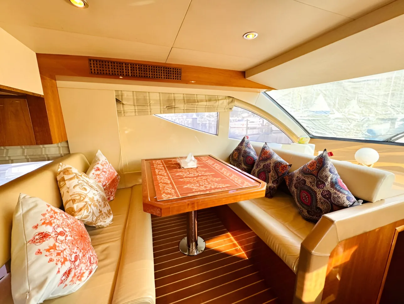 Majesty 48 Ft Yacht — 4