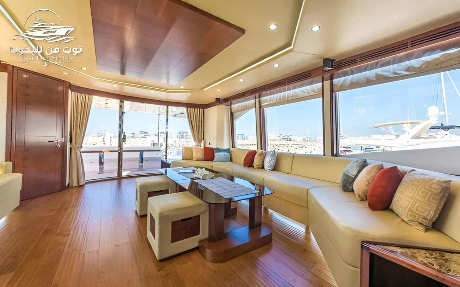 Majesty 88 Ft Yacht — 2